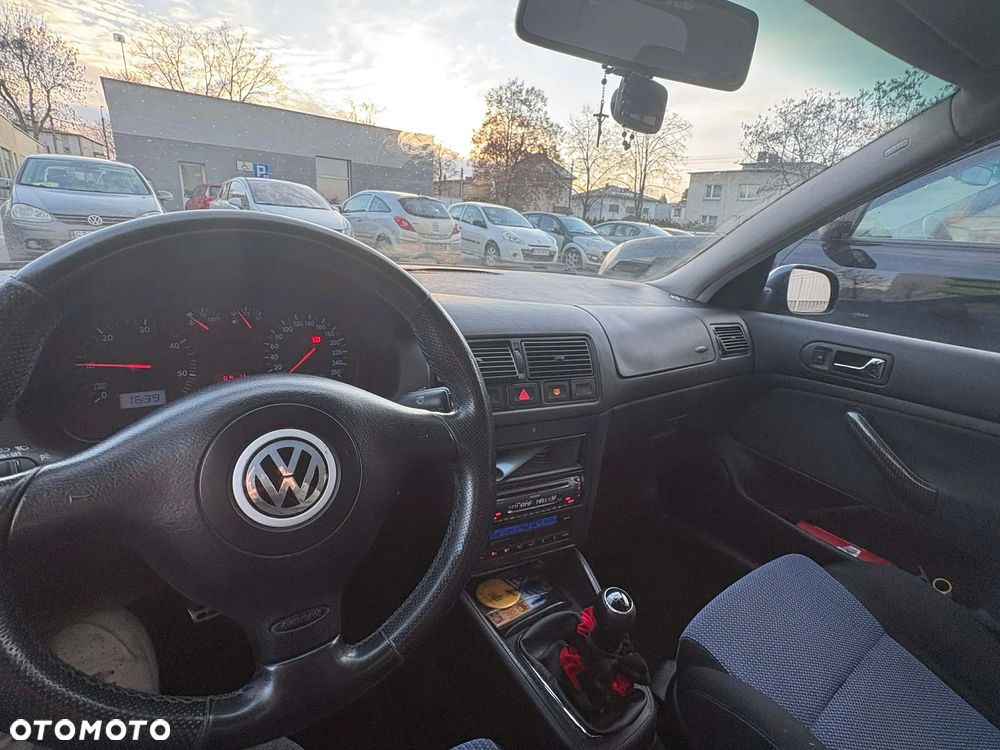 Volkswagen Golf - 9