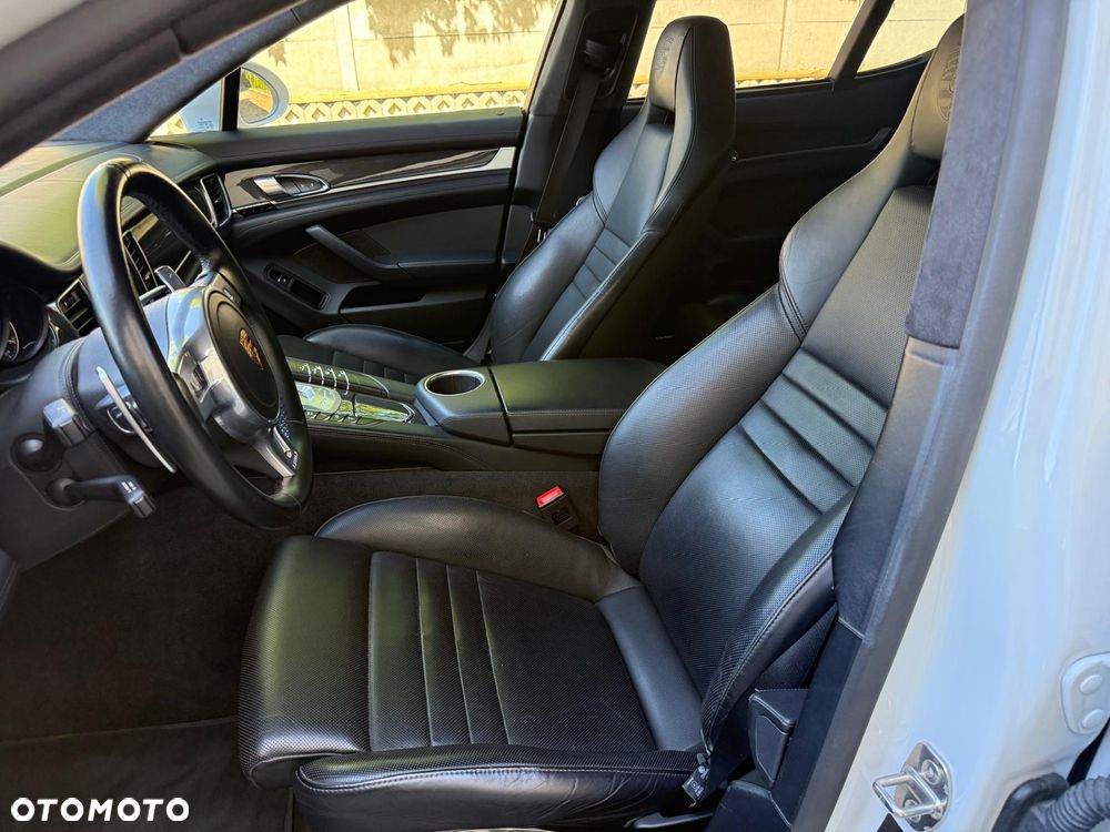 Porsche Panamera 4 Executive - 10