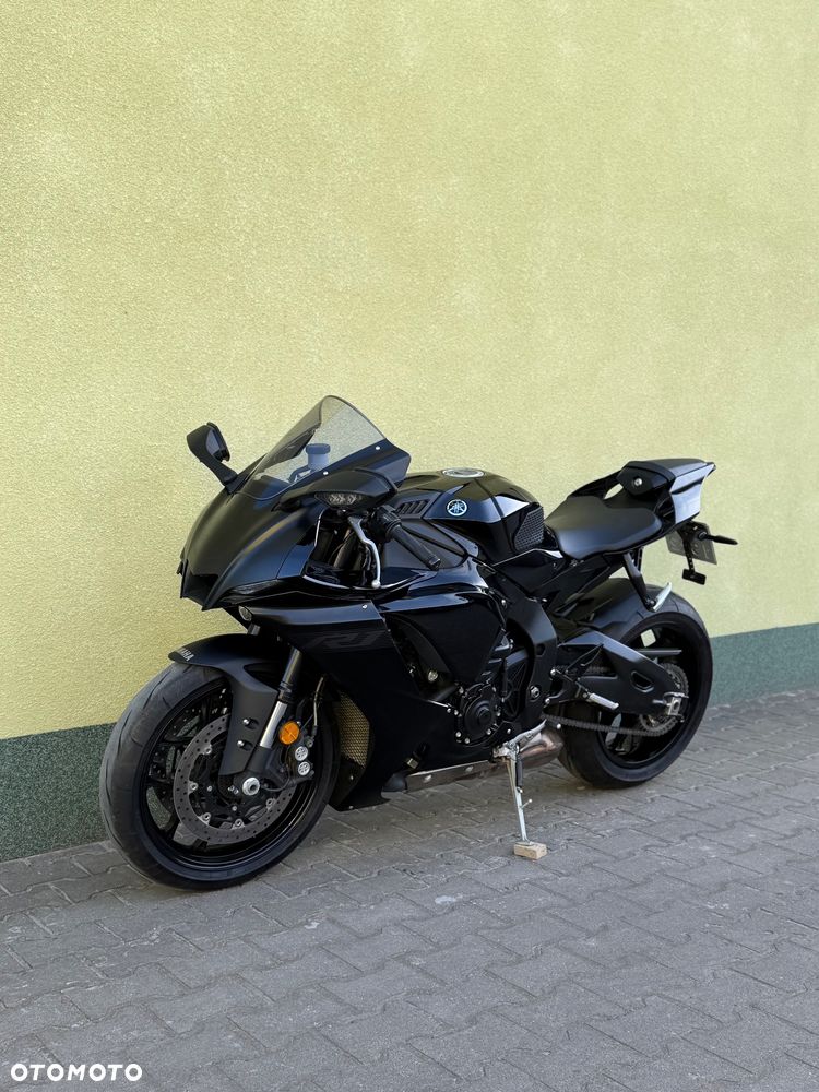Yamaha R1 - 31