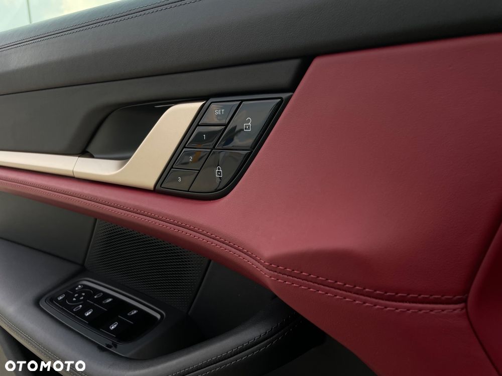 Porsche Taycan 4S Performance Plus - 36