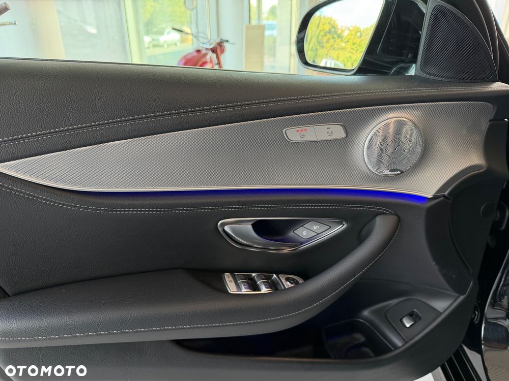 Mercedes-Benz Klasa E 220 d 4-Matic 9G-TRONIC - 19