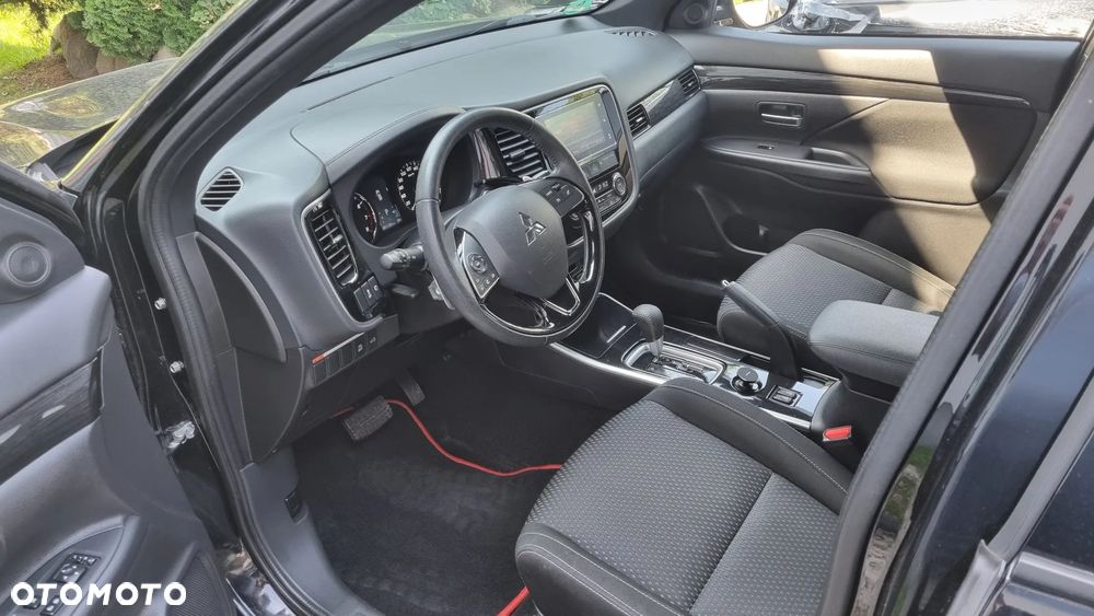 Mitsubishi Outlander 2.0 2WD CVT Edition 100 - 9