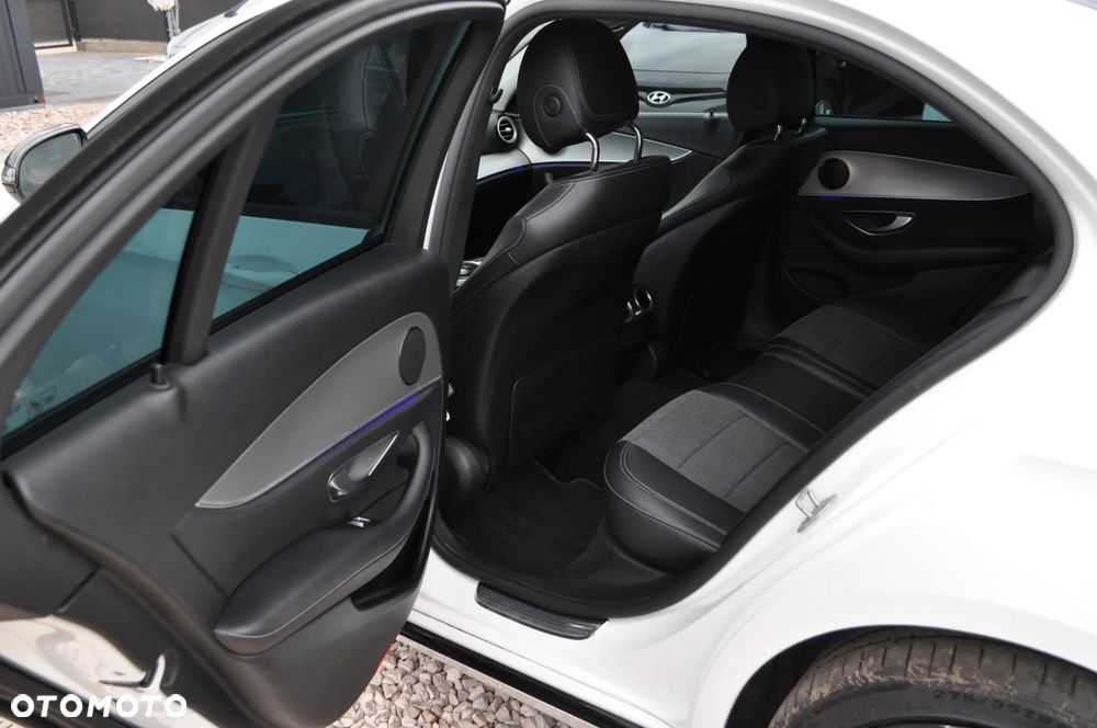 Mercedes-Benz Klasa E 220 d T 9G-TRONIC Exclusive - 17