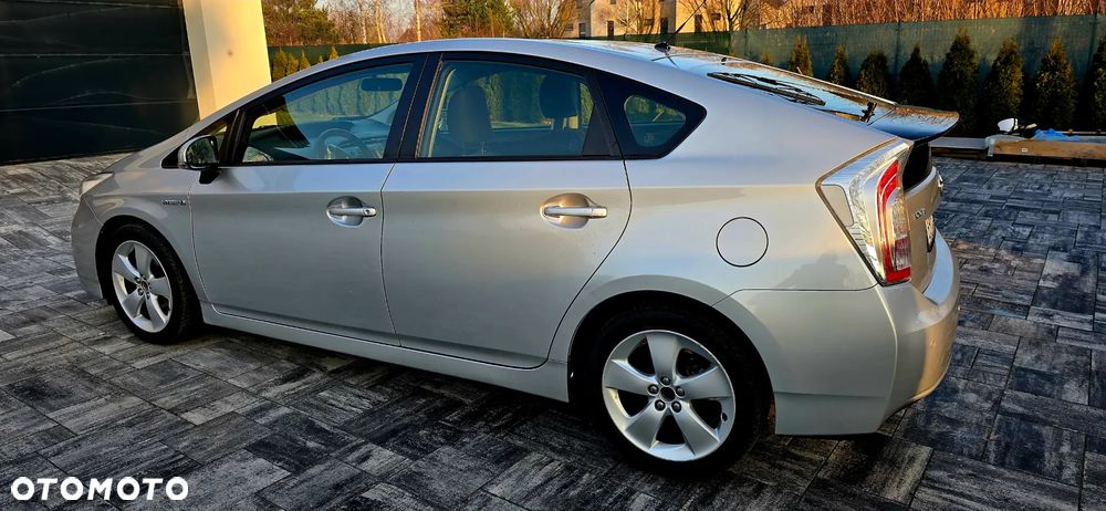 Toyota Prius (Hybrid) - 7