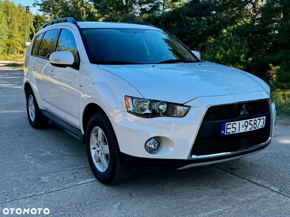 Mitsubishi Outlander - 1