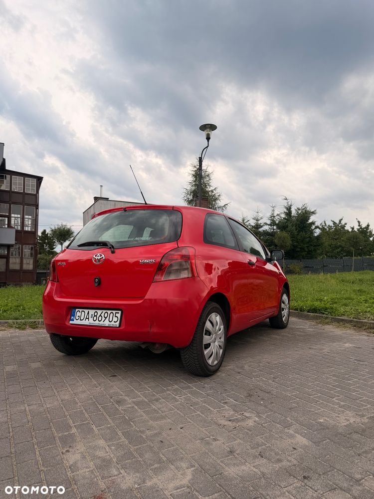 Toyota Yaris 1.0 VVT-i - 15