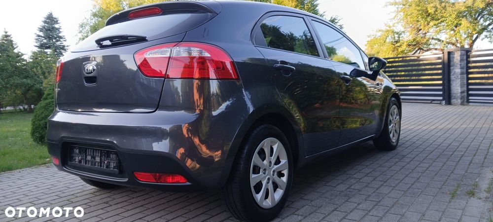 Kia Rio 1.2 Dream Team Edition - 11