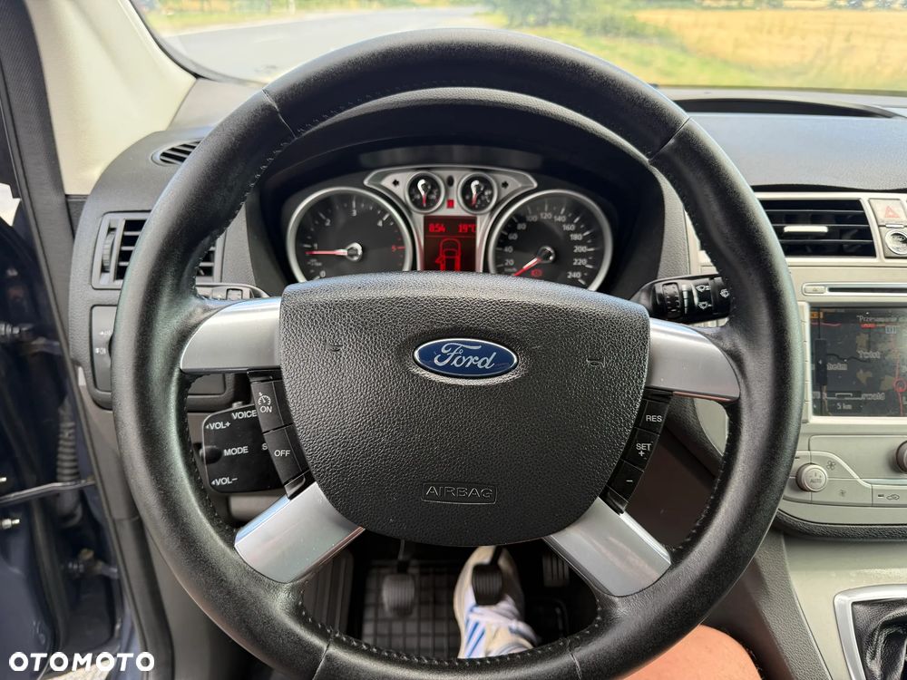 Ford Kuga 2.0 TDCi 4x4 Titanium - 20