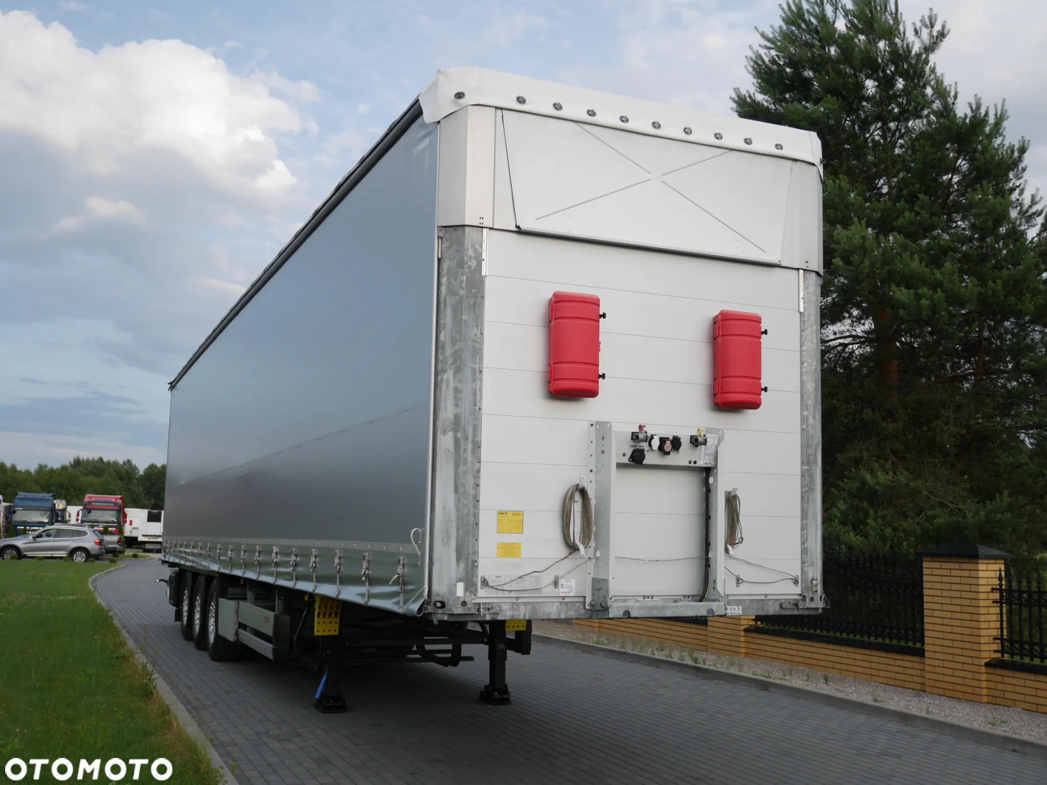 Schmitz Cargobull VARIOS  Standard/Mega Dach podnoszony/Oś Podnoszona - 3