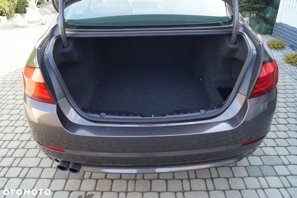 BMW Seria 5 520i - 17
