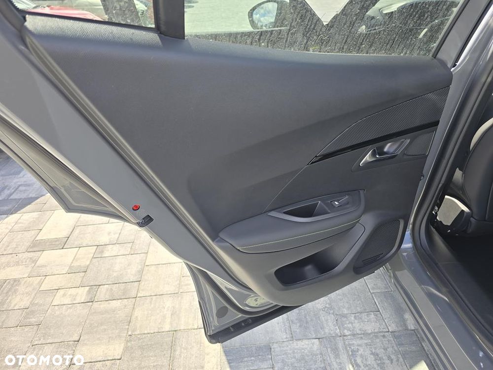 Peugeot 2008 PureTech mHEV GT e-DCS6 - 8