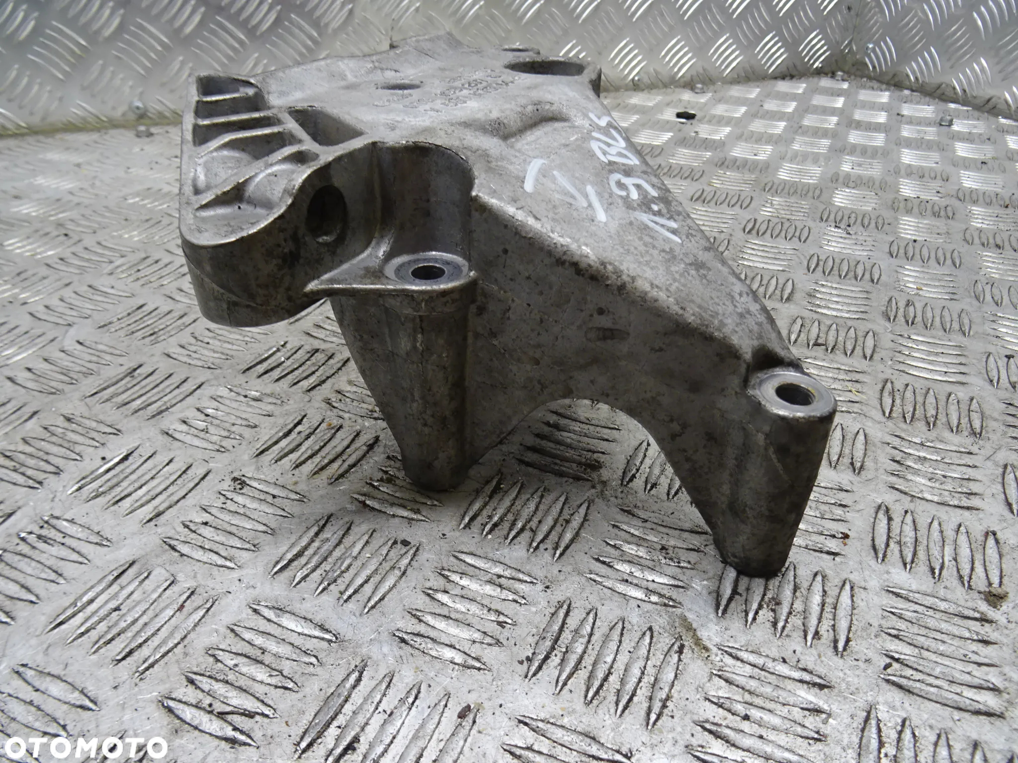 VW GOLF V 1.9TDI BLS ŁAPA SILNIKA WSPORNIK 03G199207G - 5