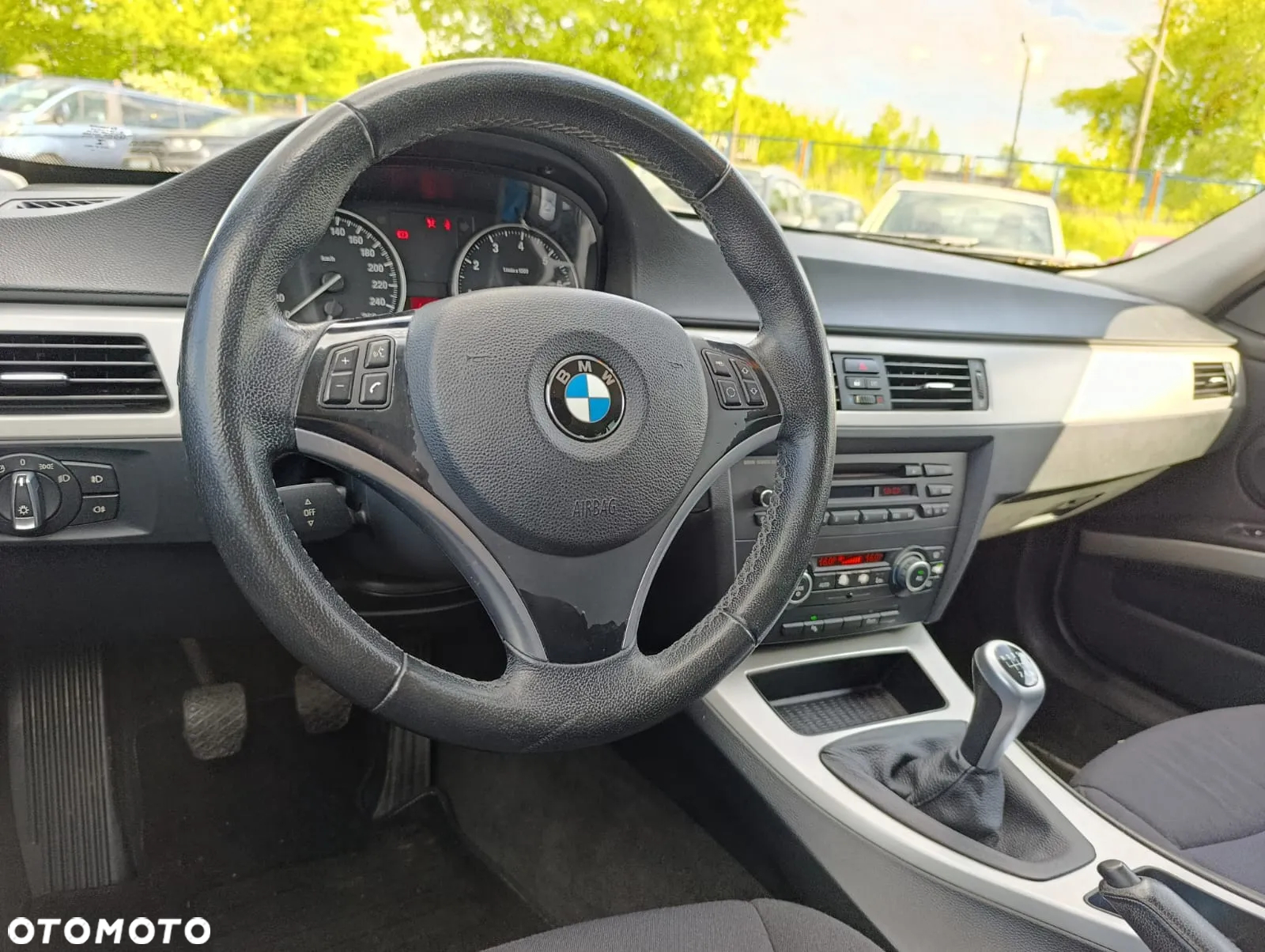 BMW Seria 3 320i Touring - 24