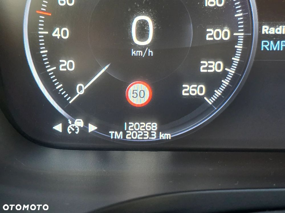 Volvo V60 B5 B AWD R-Design - 23