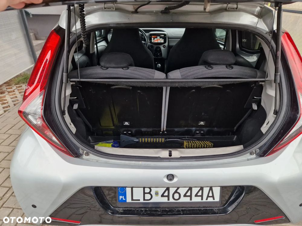 Toyota Aygo x-JBL - 8