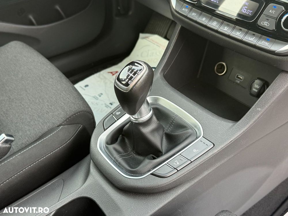 Hyundai i30 1.5 110CP M/T Highway - 17