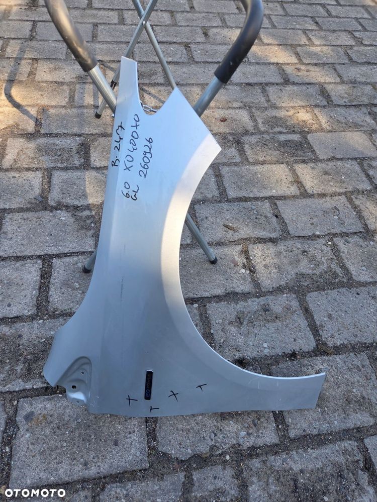 Błotnik Mercedes B klasa W247 przód prawy - 1