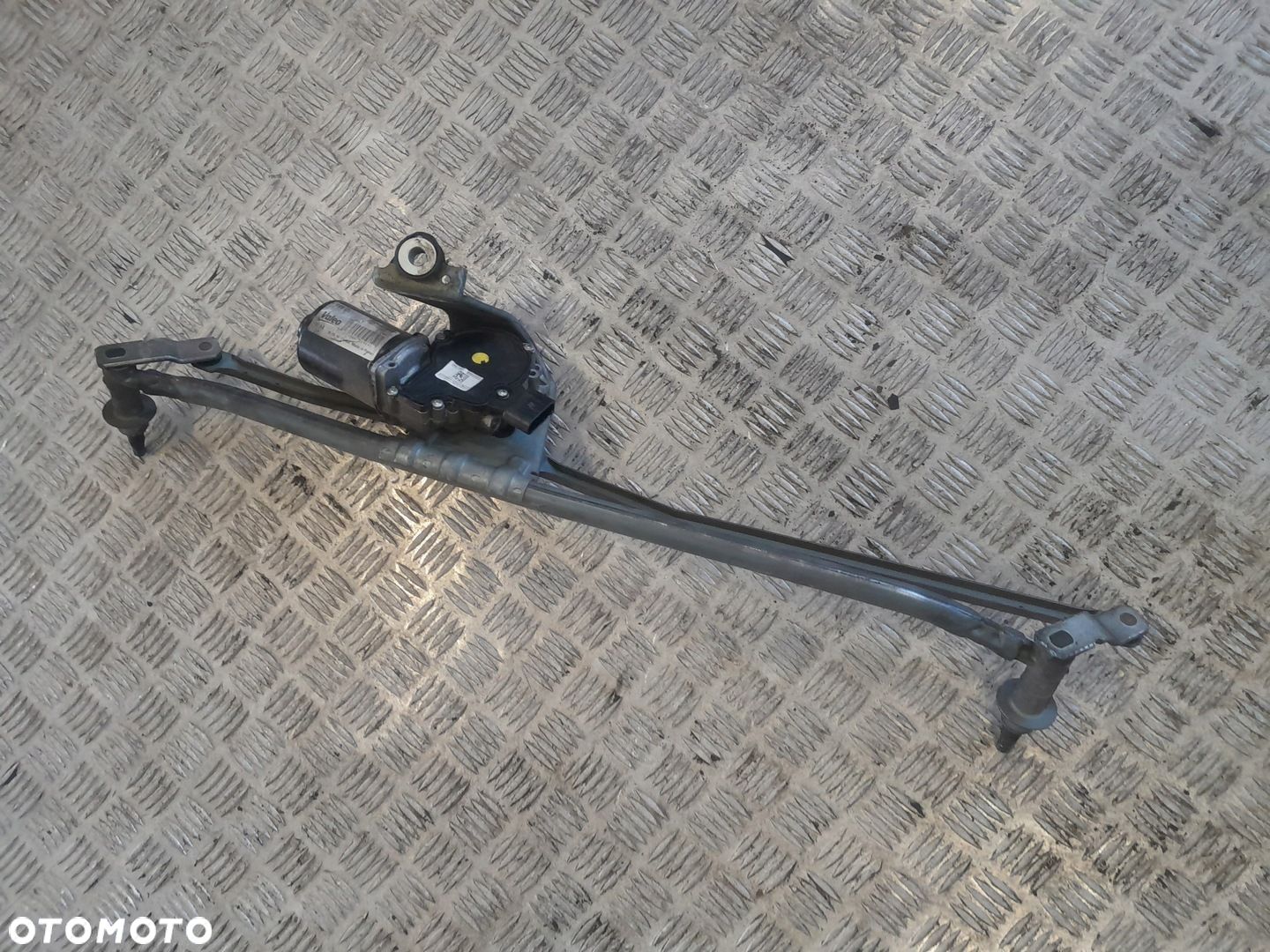 MECHANIZM SILNICZEK WYCIERACZEK PRZÓD IVECO DAILY 6 VI 14-20R. - 1