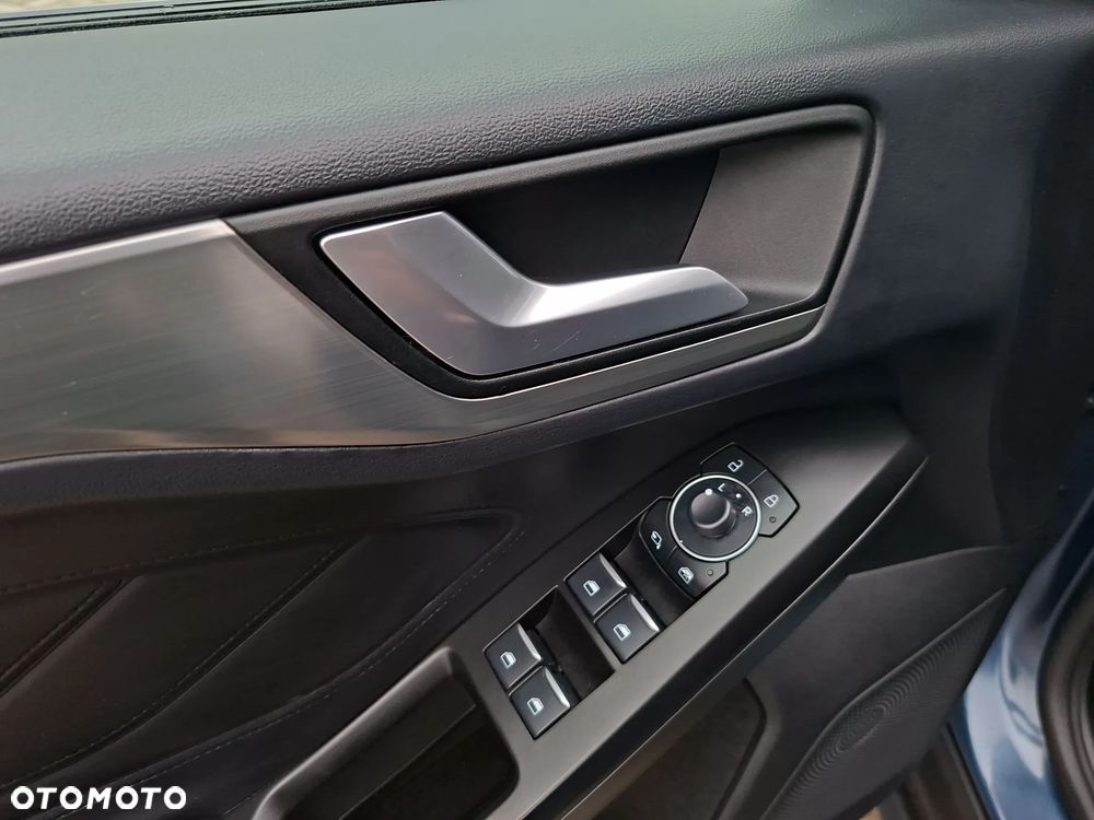 Ford Focus 1.0 EcoBoost mHEV Titanium X - 18