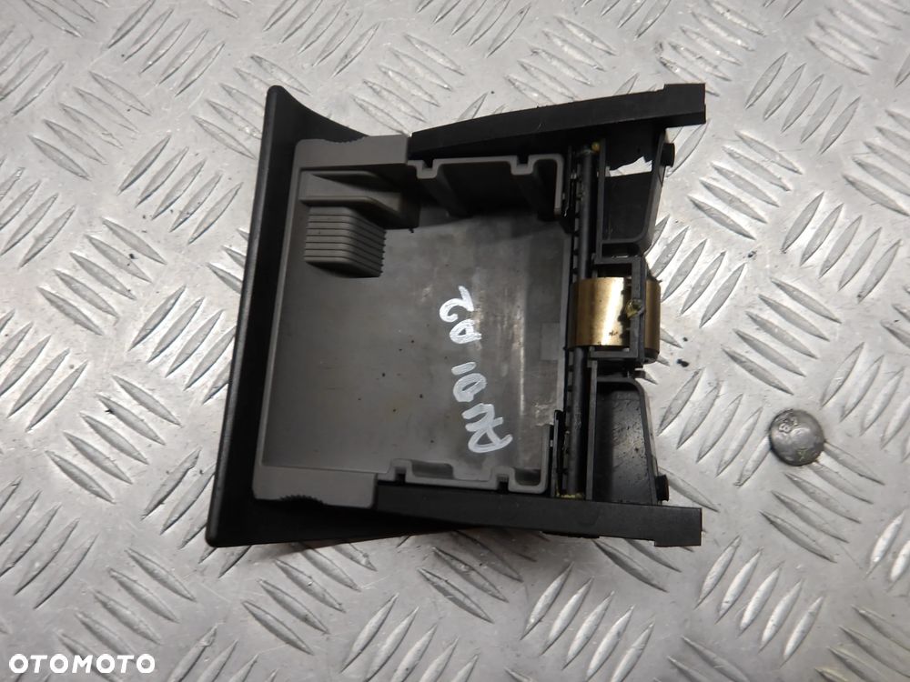 AUDI A2 1.4 TDI 99-05r. POPIELNICZKA 8Z0857951 - 2