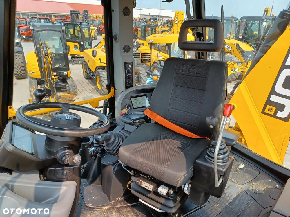 JCB 3CX Plus AEC - 12