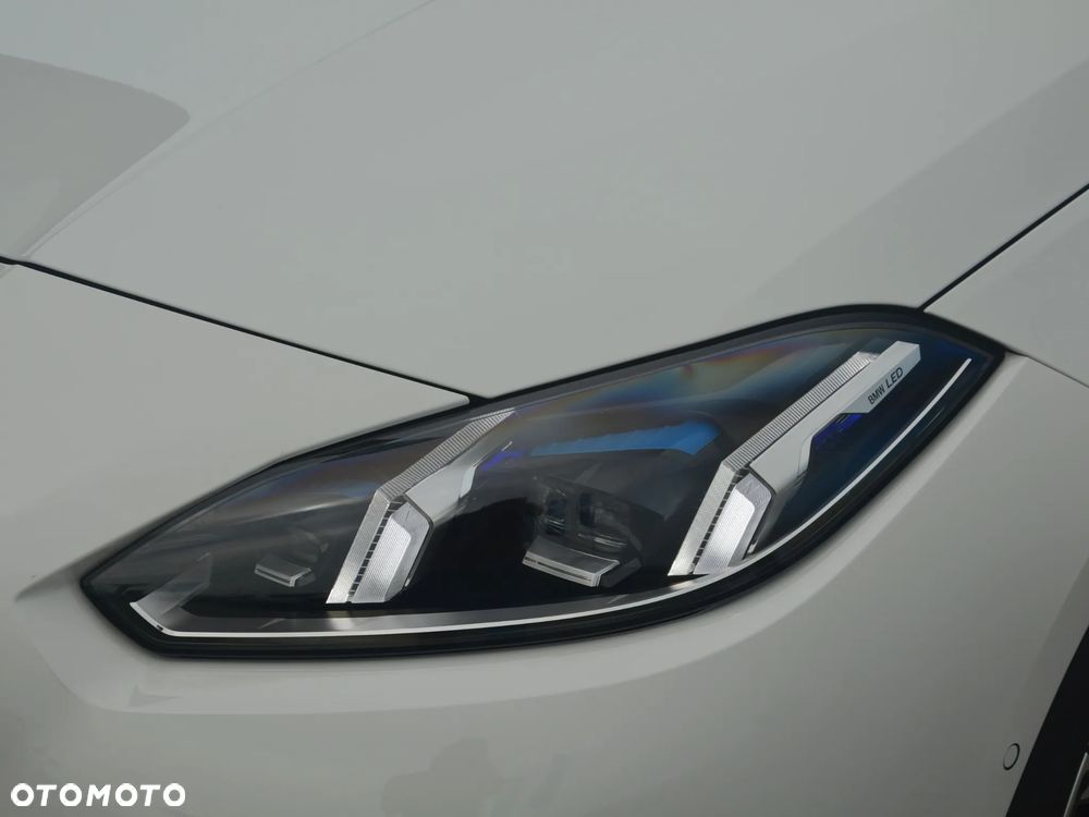 BMW Seria 1 120 mHEV - 16