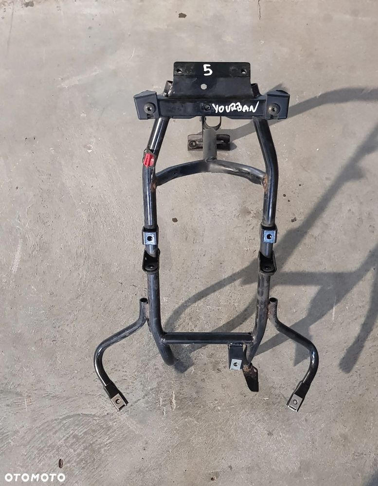Piaggio MP3 300 Yourban Stelaż Czaszy Przód Mocowanie - 1