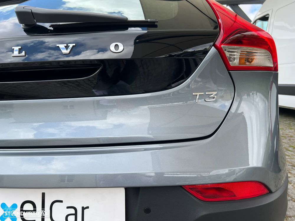 Volvo V40 Cross Country 1.5 T3 Plus Geartronic - 14