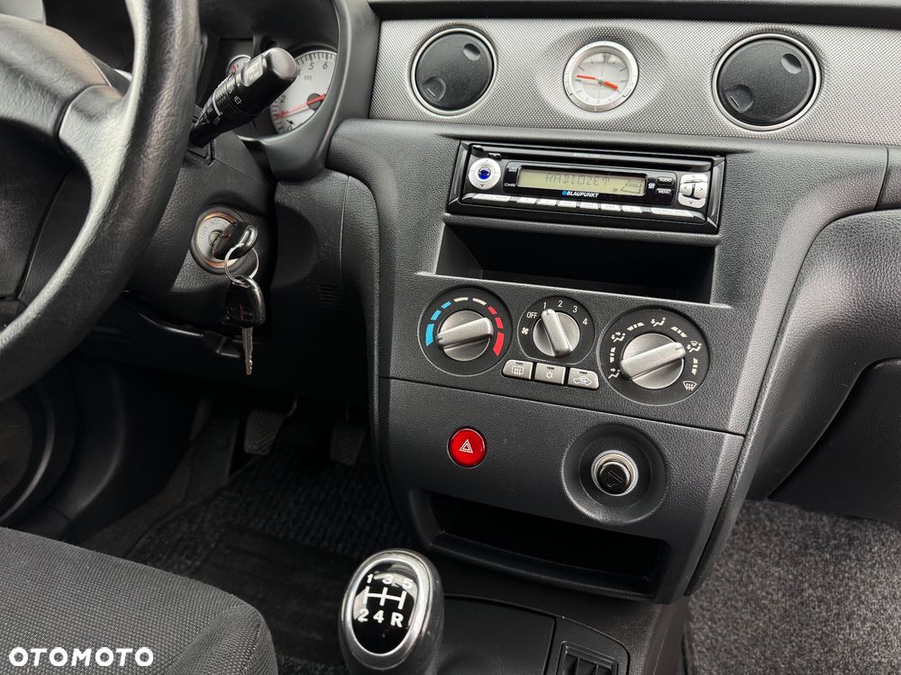 Mitsubishi Outlander - 14