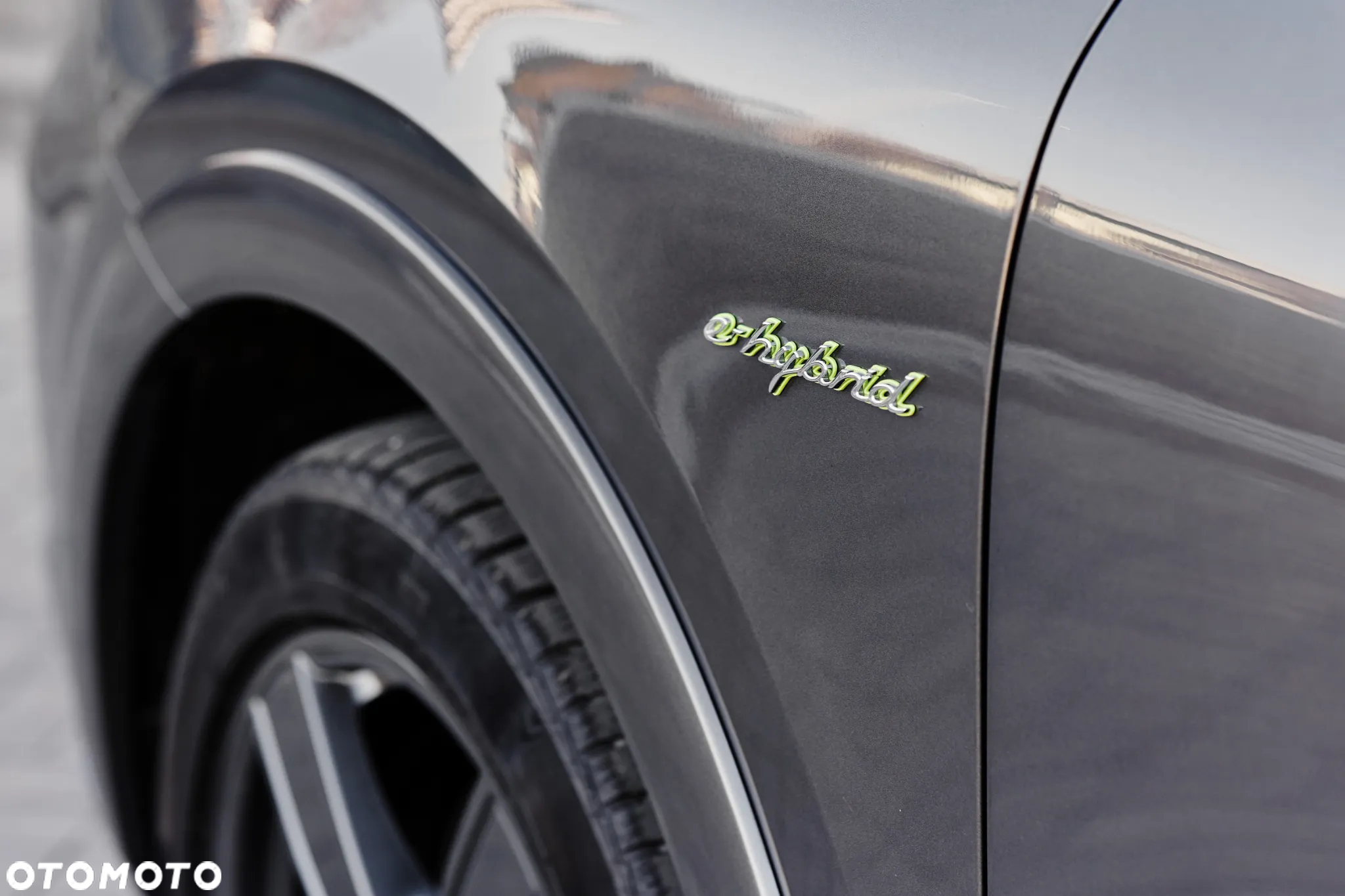Porsche Cayenne Coupe E-Hybrid Platinum Edition - 11