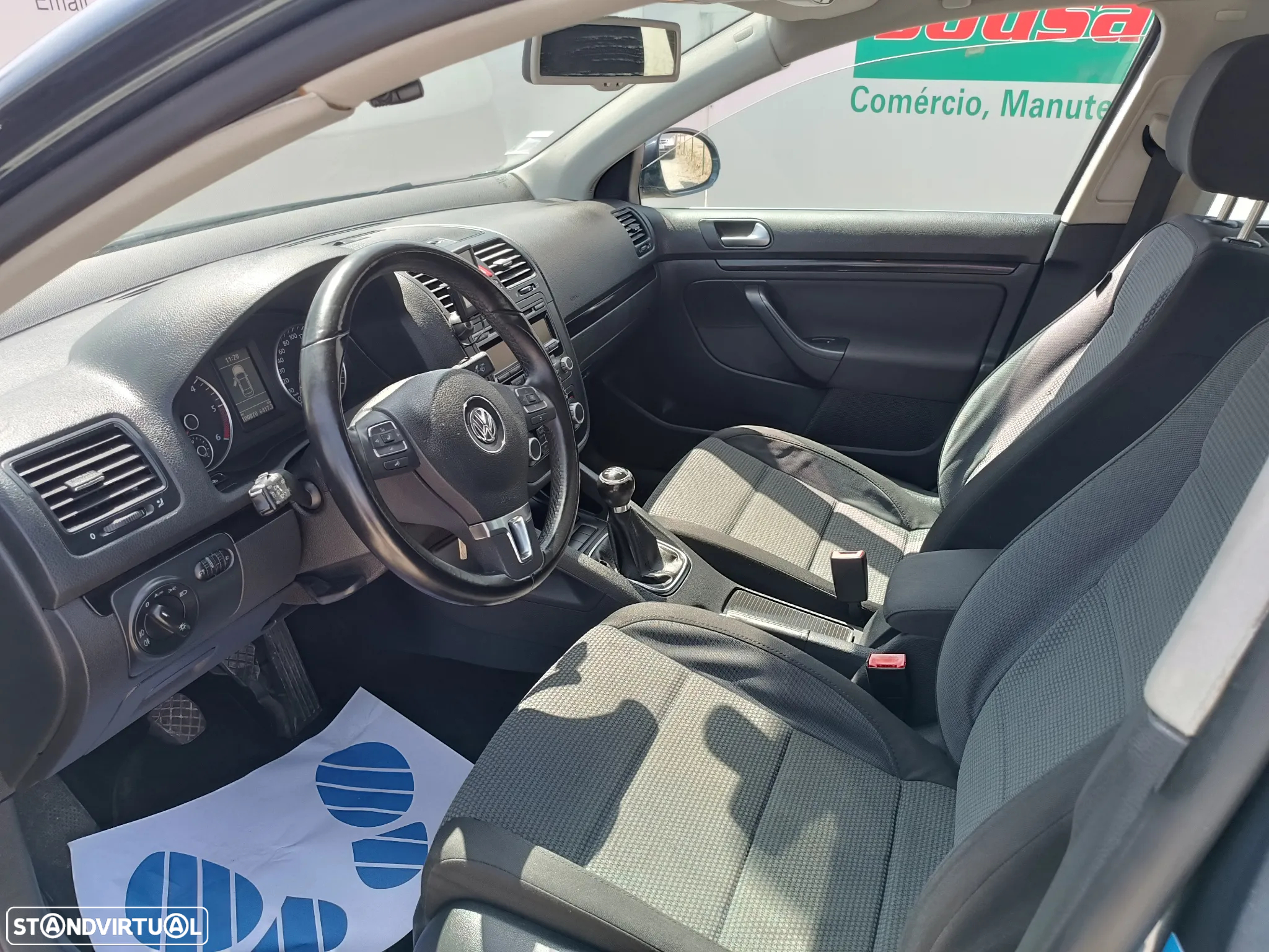 VW Jetta 2.0 TDI Confortline - 16