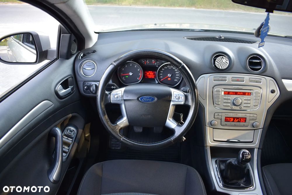 Ford Mondeo - 10