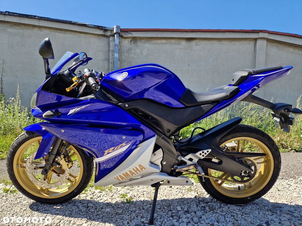 Yamaha YZF - 1