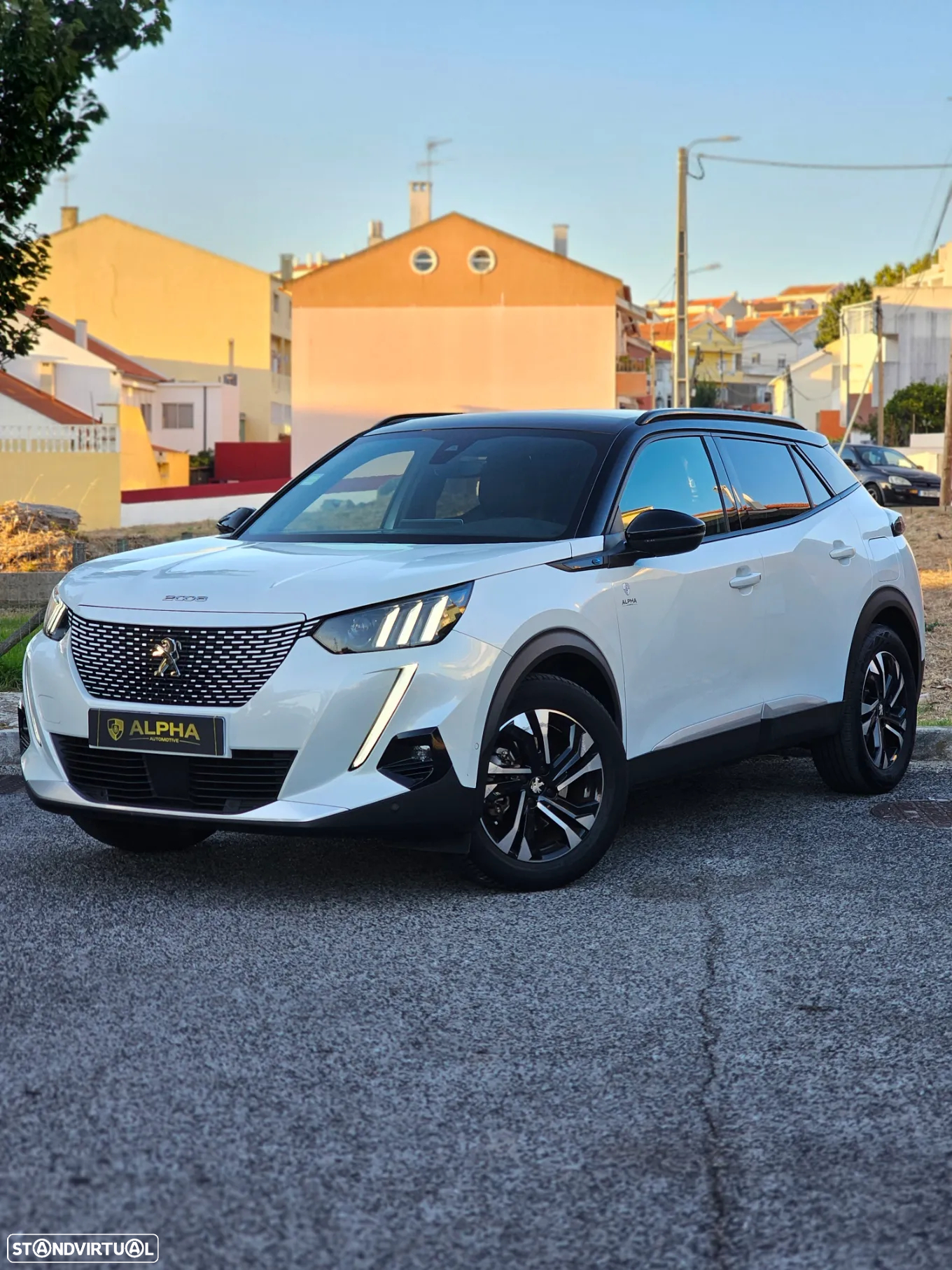 Peugeot e-2008 50 kWh GT - 3