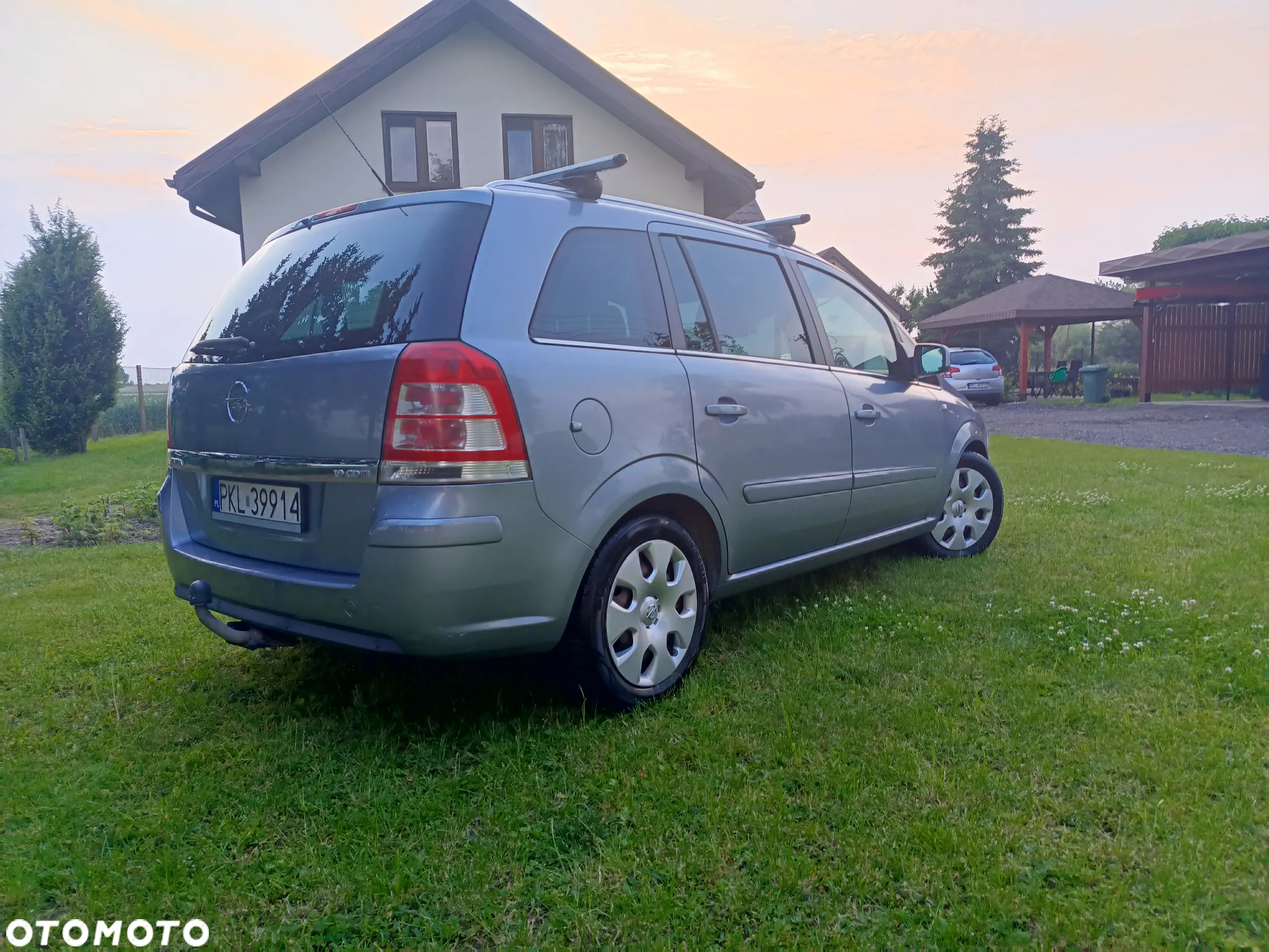 Opel Zafira 1.9 CDTI Automatik Cosmo - 2
