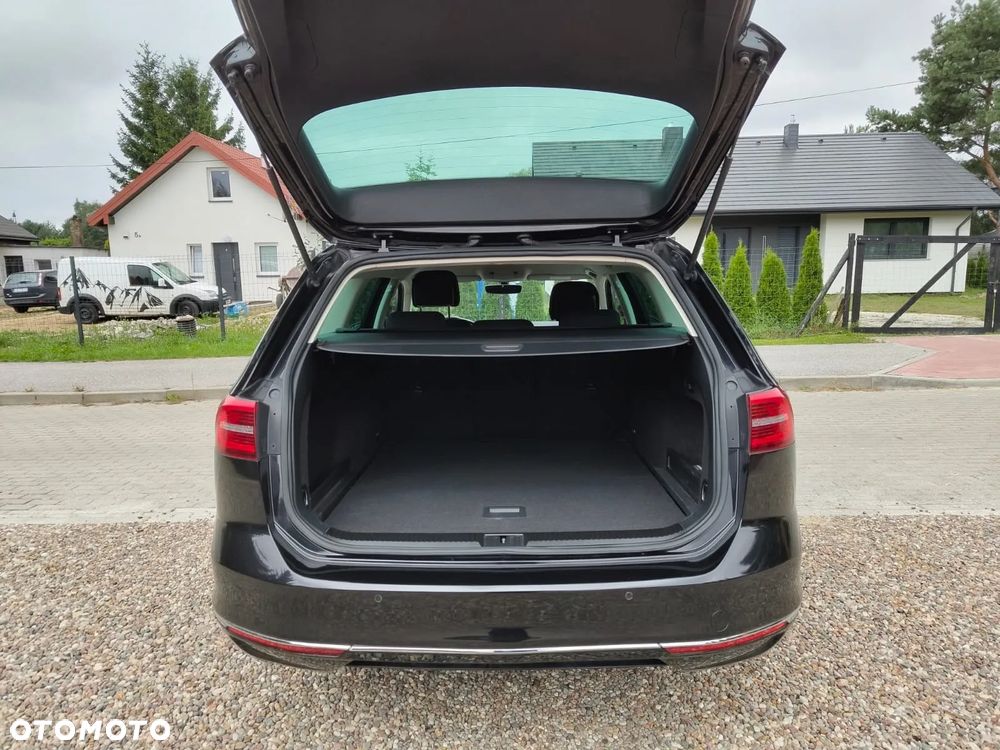 Volkswagen Passat Variant 2.0 TDI SCR DSG Highline - 25