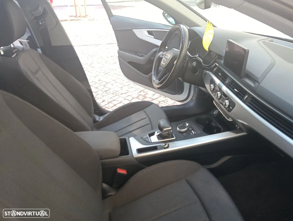 Audi A4 Avant 2.0 TDI Design S tronic - 22