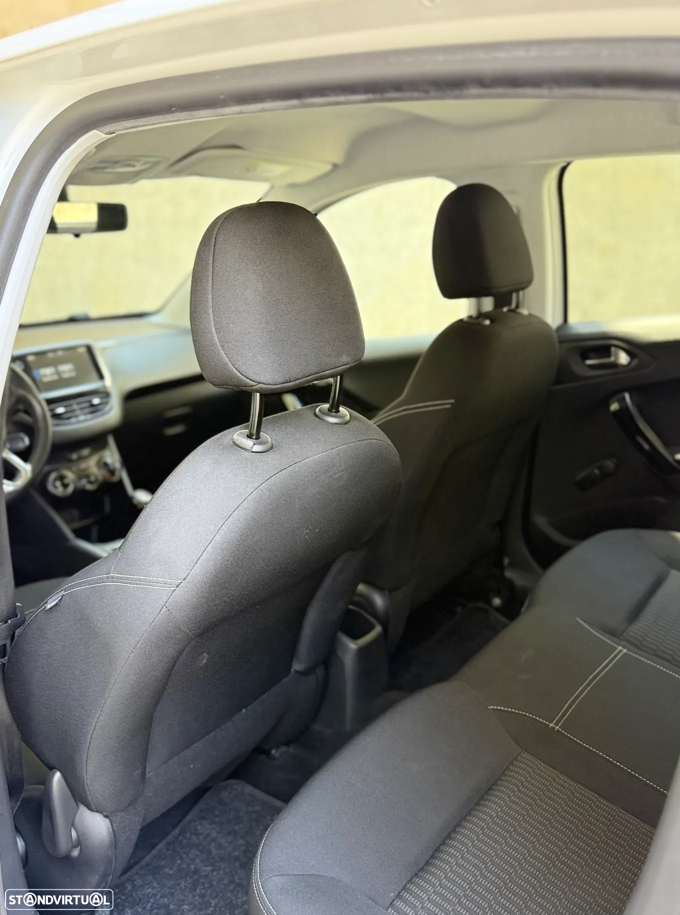 Peugeot 208 1.2 PureTech Allure - 28