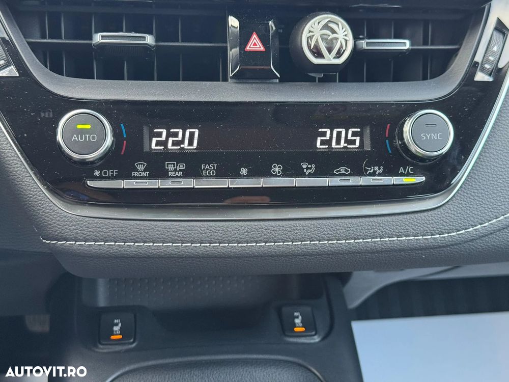 Toyota Corolla 1.8 HSD Dynamic - 17