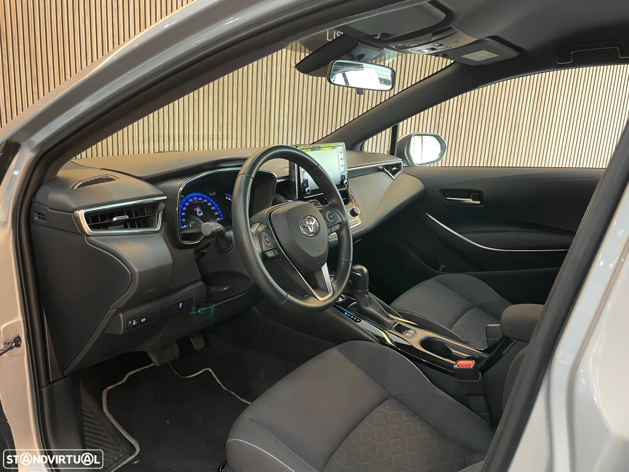 Toyota Corolla 1.8 Hybrid Exclusive - 7
