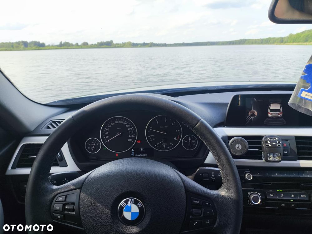 BMW Seria 3 318d - 11