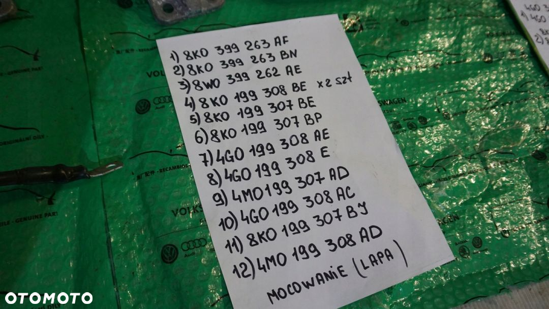 ŁAPA SILNIKA LEWA AUDI A5 A6 Q5 2.0TDI - 10