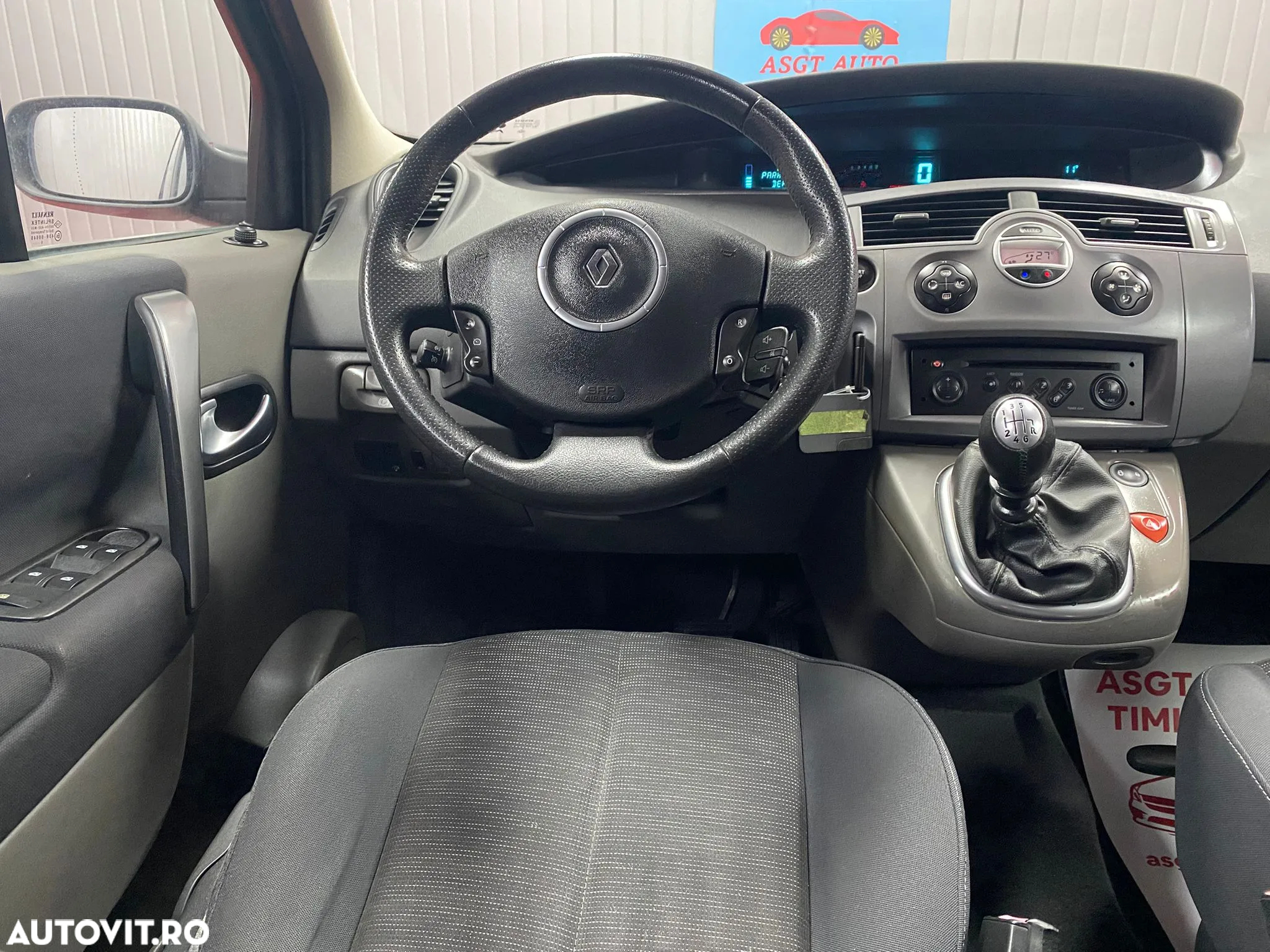 Renault Scenic - 8