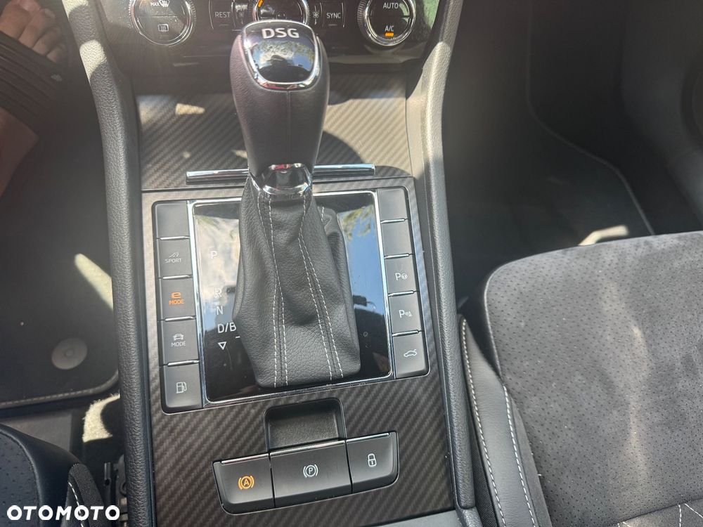 Skoda Superb 1.4 TSI Plug-In Hybrid Sportline DSG - 36