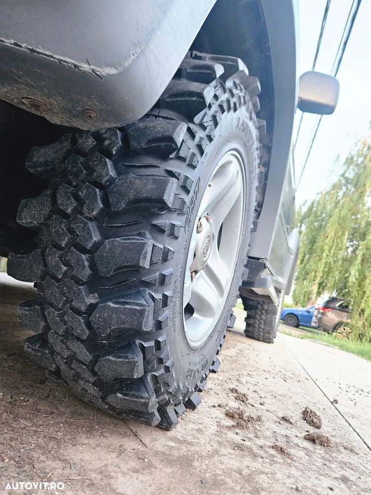 Toyota Land Cruiser - 2