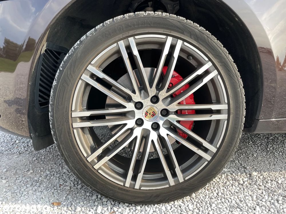 Porsche Macan Turbo PDK - 27