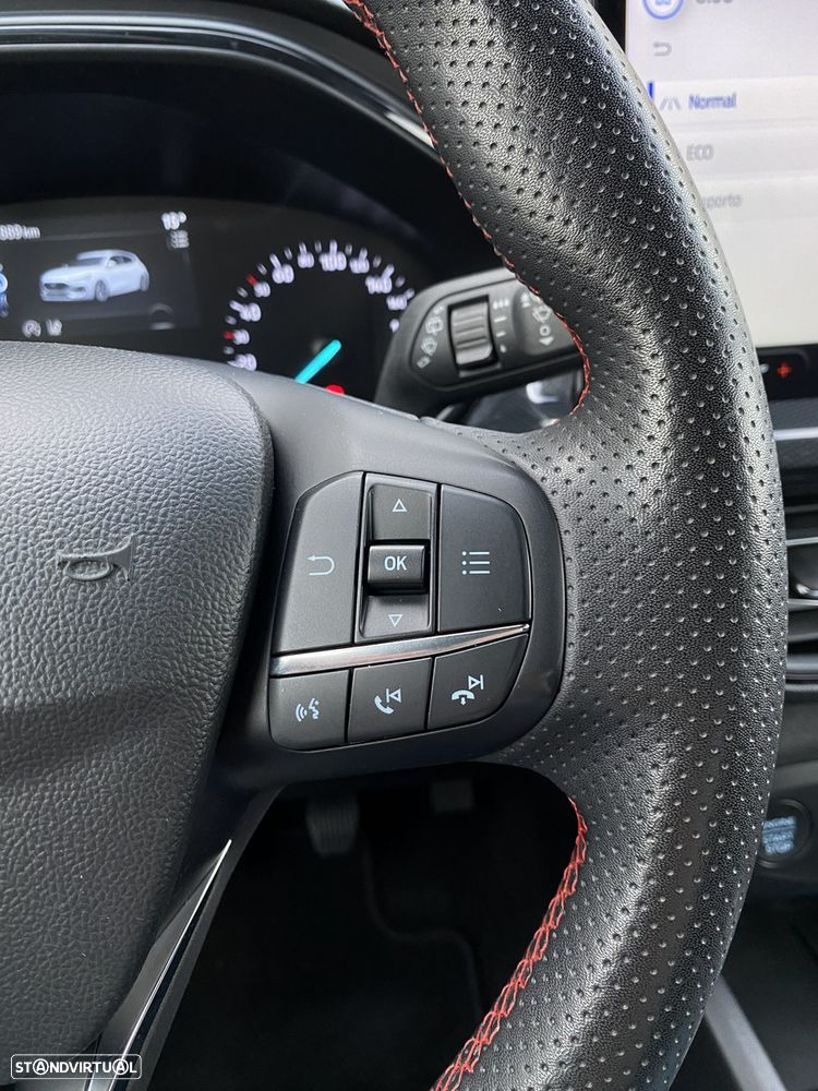 Ford Focus 1.0 EcoBoost MHEV ST-Line - 18