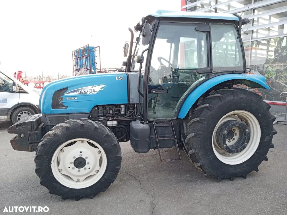 LS Tractor LS Plus 70, cu cabina, 71 CP, tractiune 4x4 - 6