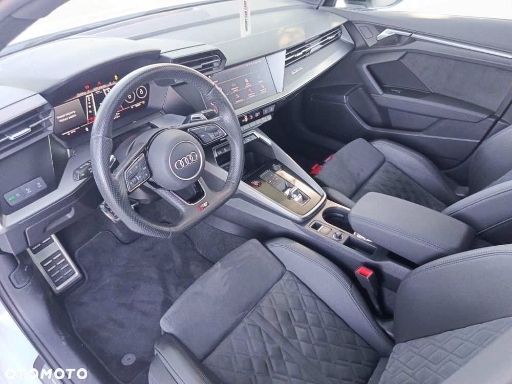 Audi RS3 Limousine - 13