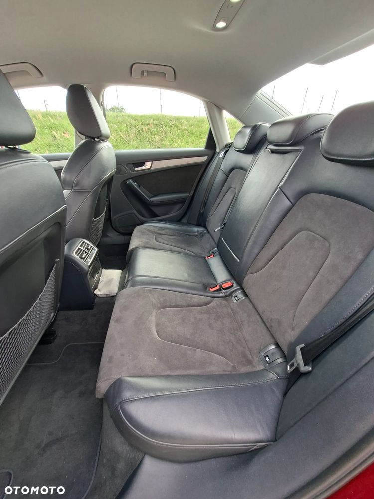 Audi A4 Limousine - 14